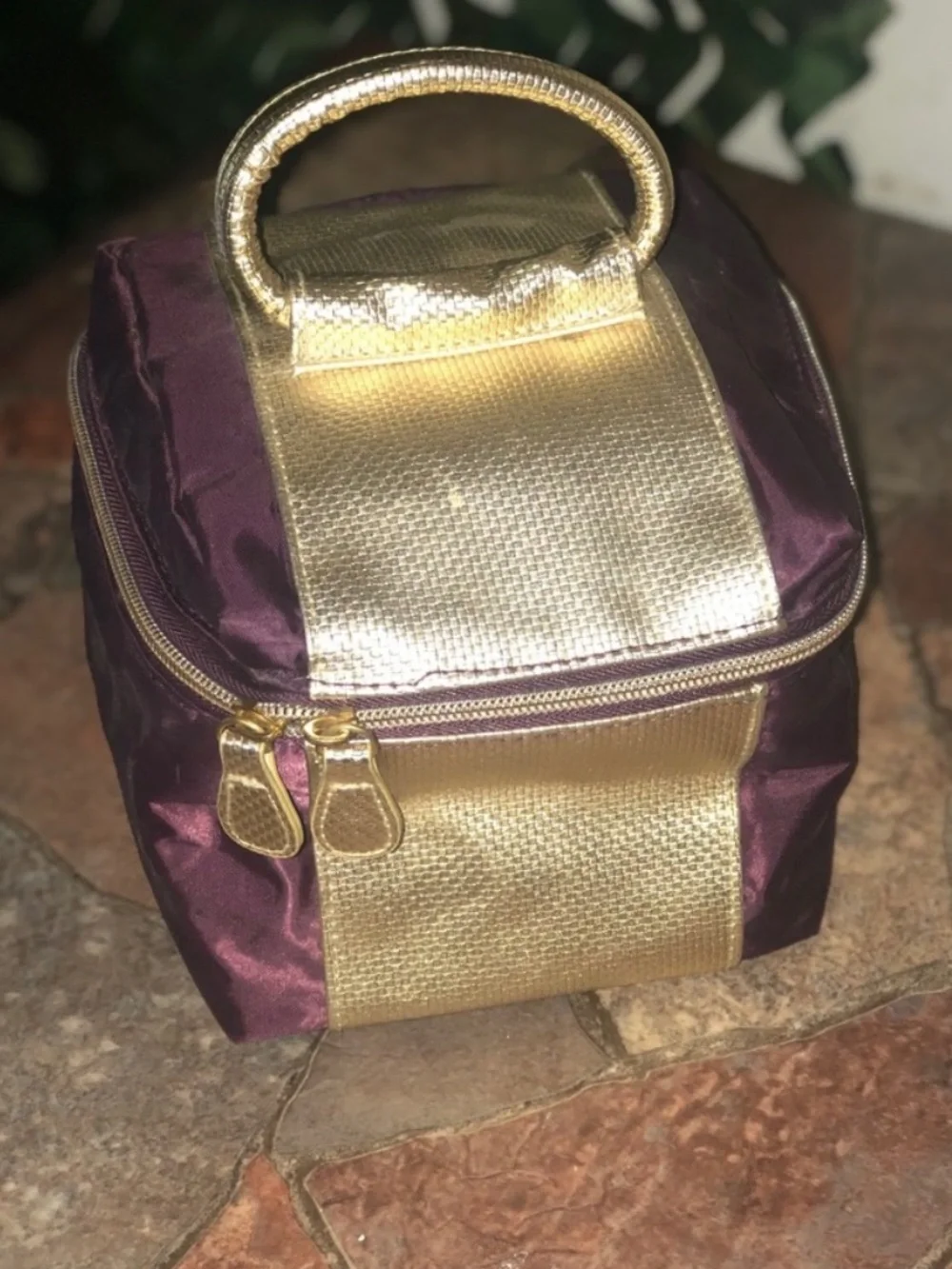 Avon Women’s Toiletry Makeup Travel Cosmetics Bag Gold Purple Case F3250741